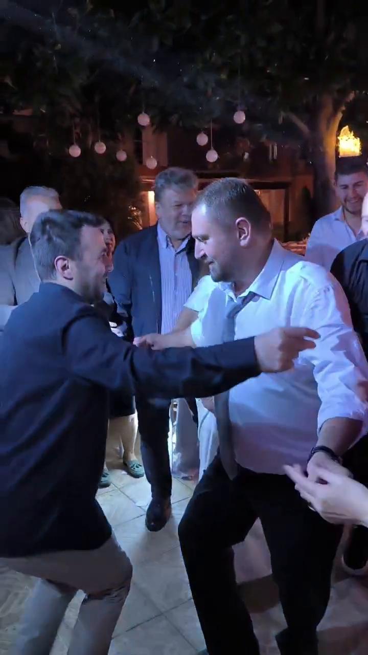 2debd6e0-516d-46fc-85dc-ec801dec44f9.mp4