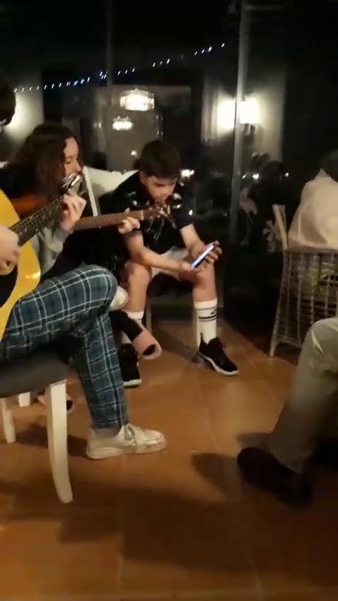 b0861700-92ac-4f5e-aec1-6e7f56828a8c.mp4